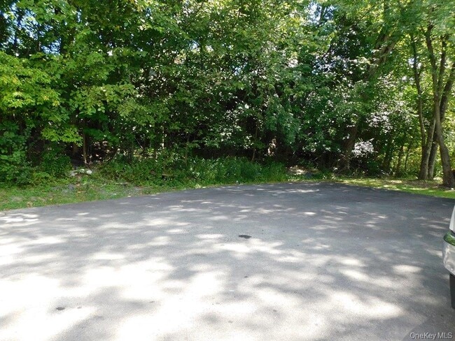 Building Photo - 12 Sequestered Rd