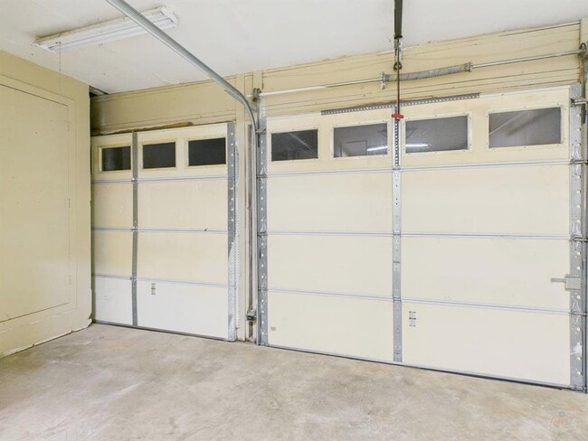 Building Photo - 14405 Tiffer Ln