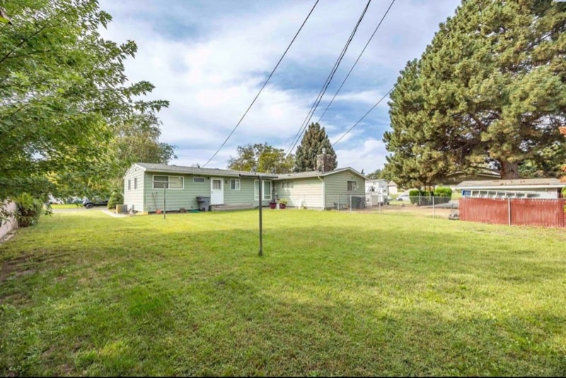 Building Photo - 2112 Trippe St