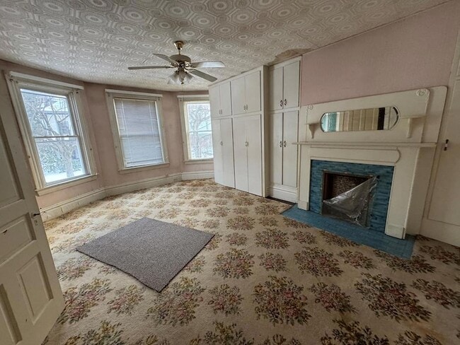 Building Photo - 116 W 2nd St