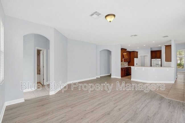 Building Photo - 10074 Iverson Dr