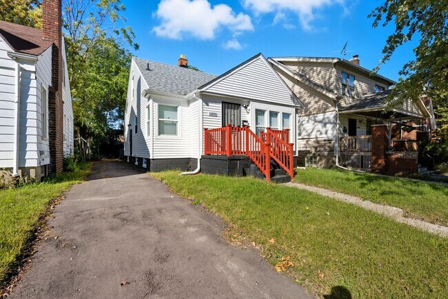 Building Photo - Holiday Special Reduce Rent