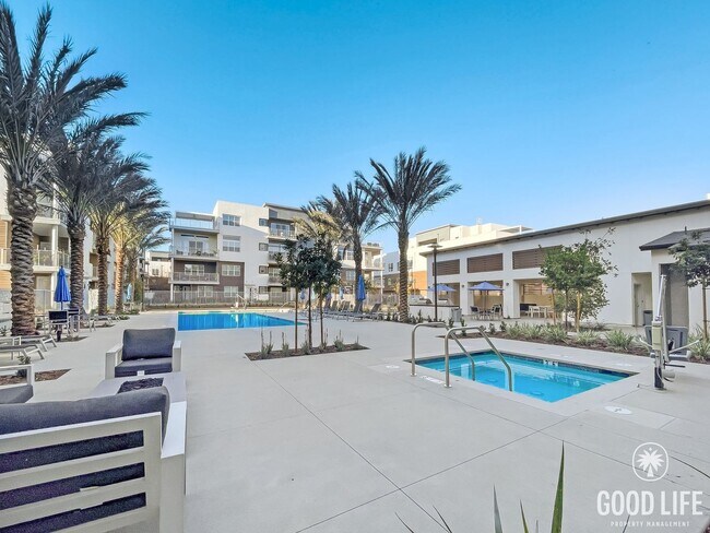 Building Photo - 3B/2BA Home with Private Elevator & Mountain Views!