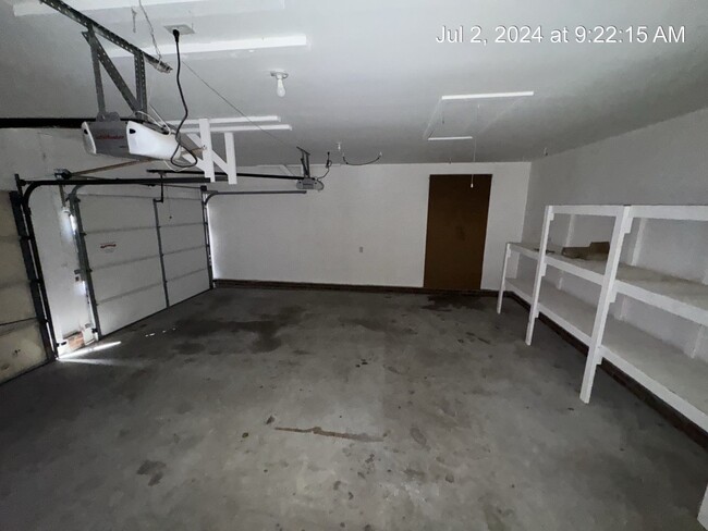 Building Photo - 6080 Lakeway Drive