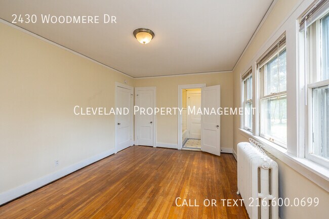 Building Photo - 2430 Woodmere Dr