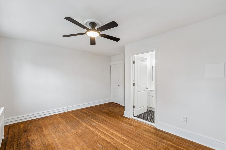Building Photo - 5651 N 20th St
