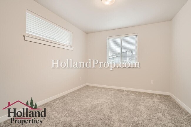 Building Photo - Brand-New Luxury Living Near Butternut Creek Park!