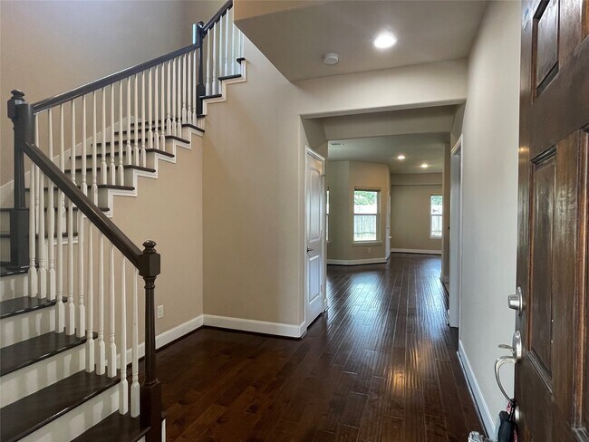 Building Photo - 9318 Drewberry St