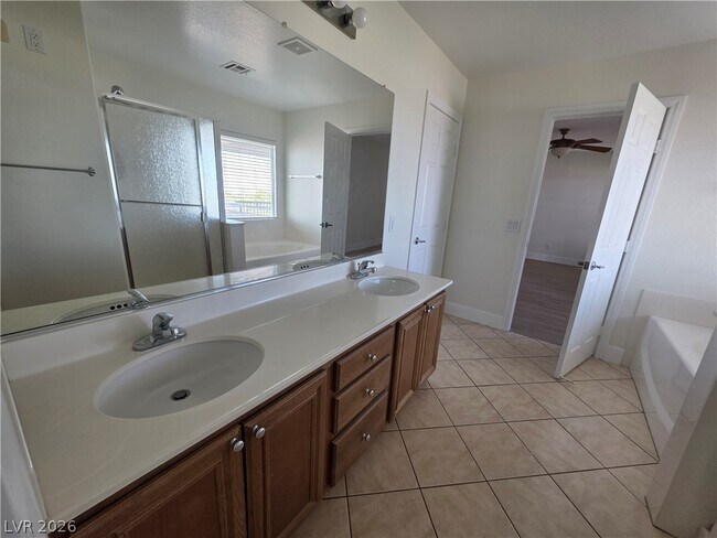 Building Photo - 468 Lacabana Beach Dr