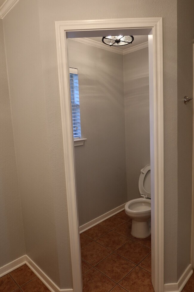 Building Photo - Charming 3-Bedroom Home with 2 Full Bathrooms in Waco, TX - Must See!