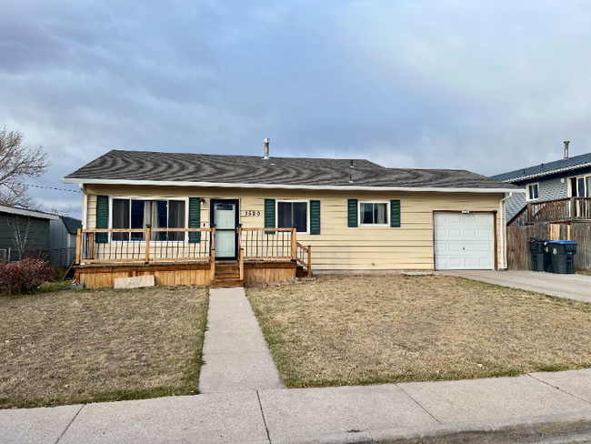 Primary Photo - Spacious 4-Bedroom Home with Finished Base...