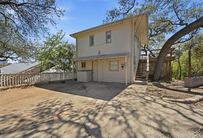 Building Photo - 1403 Windsor Rd