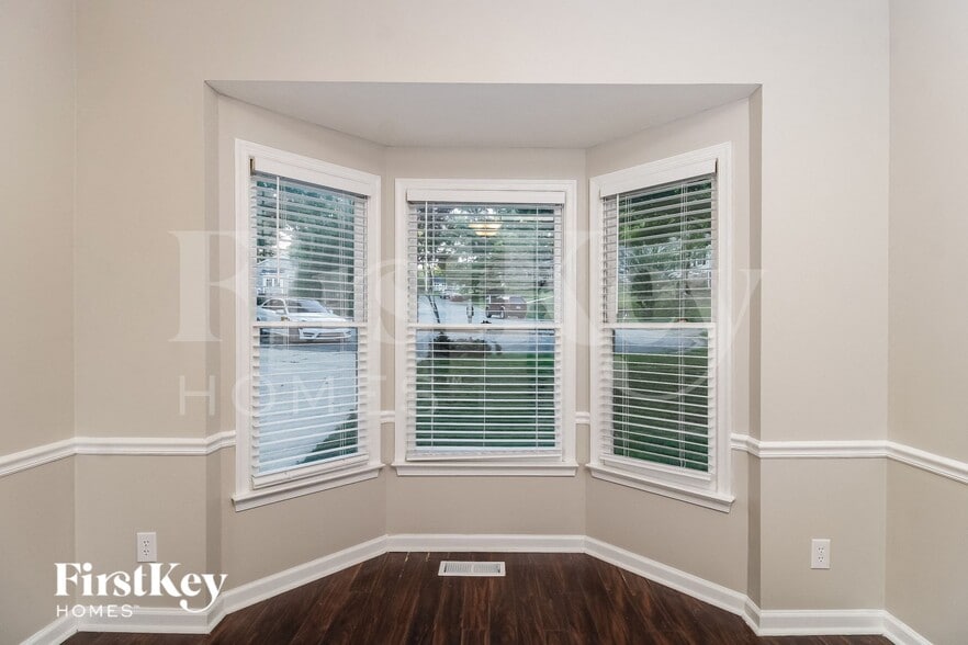 Building Photo - 3612 River Lake Ct