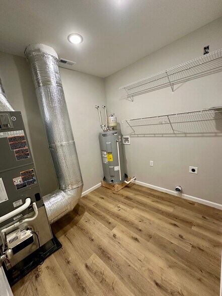 Building Photo - 210 Kinniard Rd