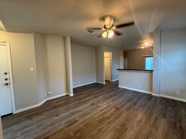 Building Photo - Lovely 3/2 in Gardens of Ranch Estates, NBTX