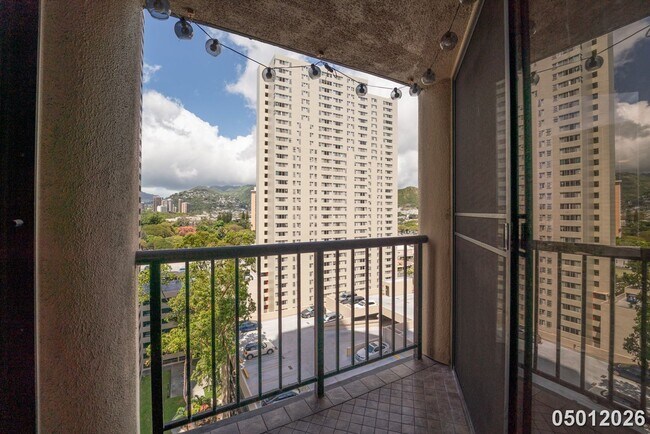 Building Photo - Luxury 1-Bedroom Condo with Stunning Mountain Views