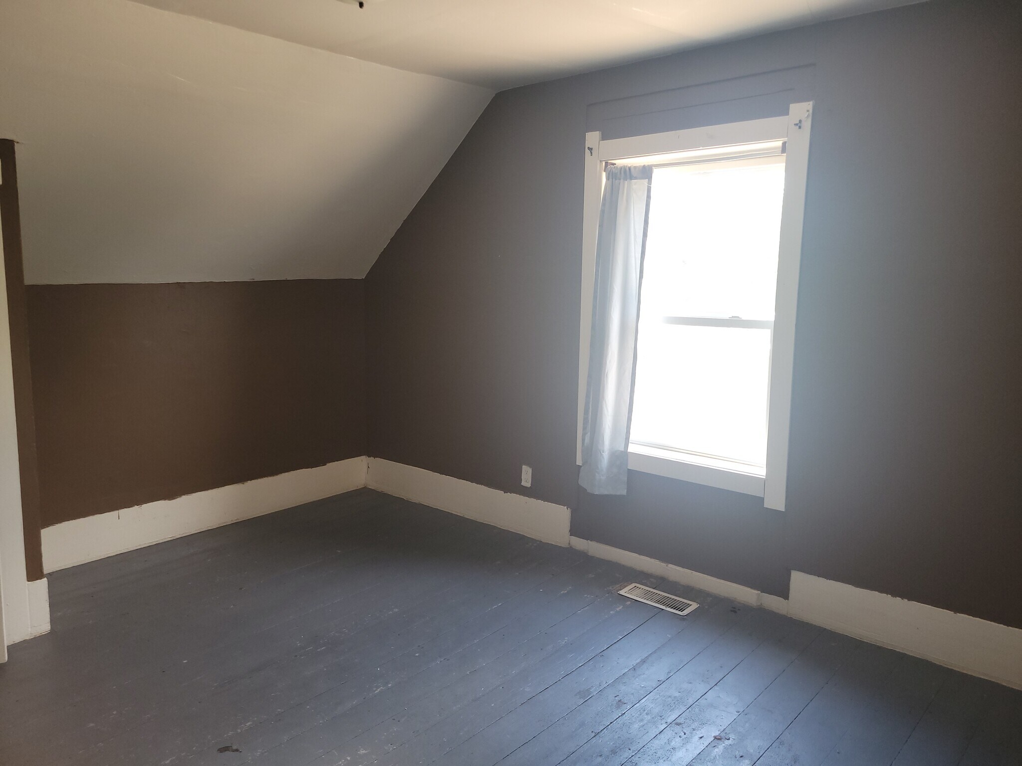 Building Photo - 109 Saint Anne St