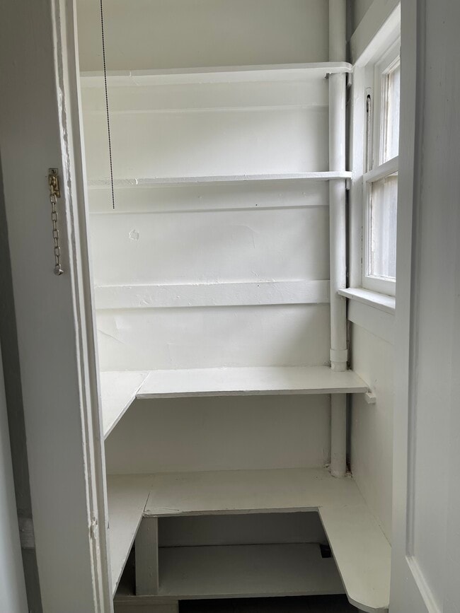 Building Photo - 68 Margerie St