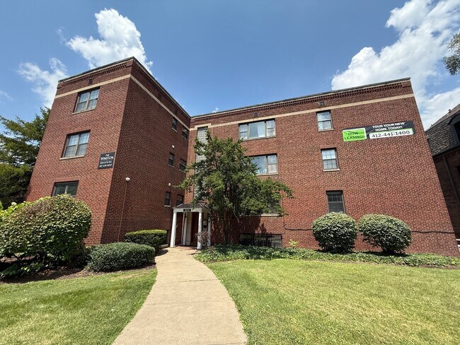 Interior Photo - WINSTON APARTMENTS -- 022