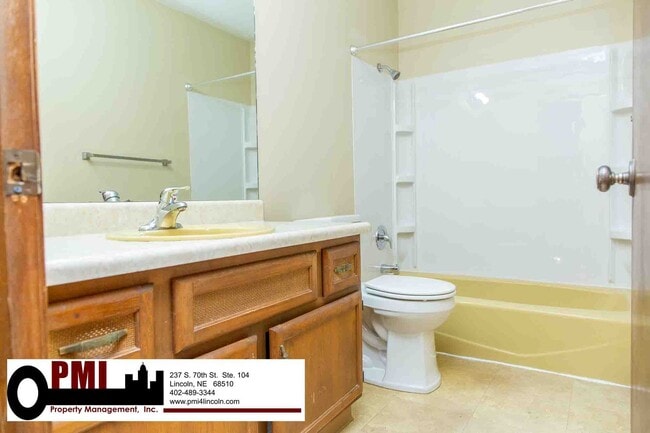 Building Photo - 3800/3802 Keith Cir