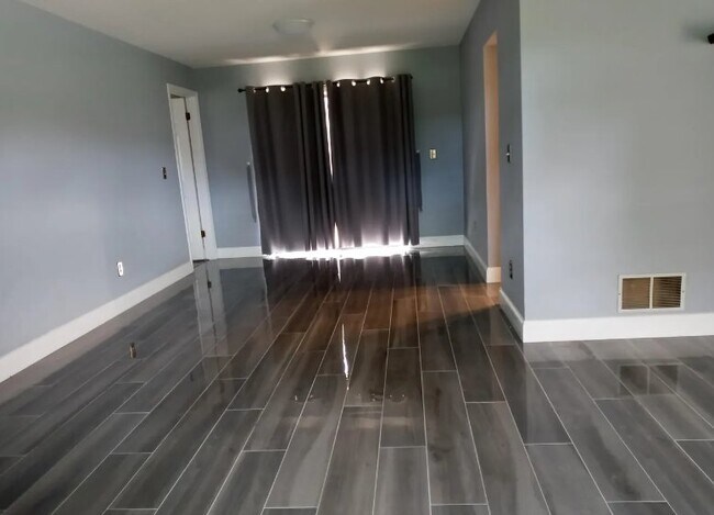 Building Photo - 839 Chickadee Dr