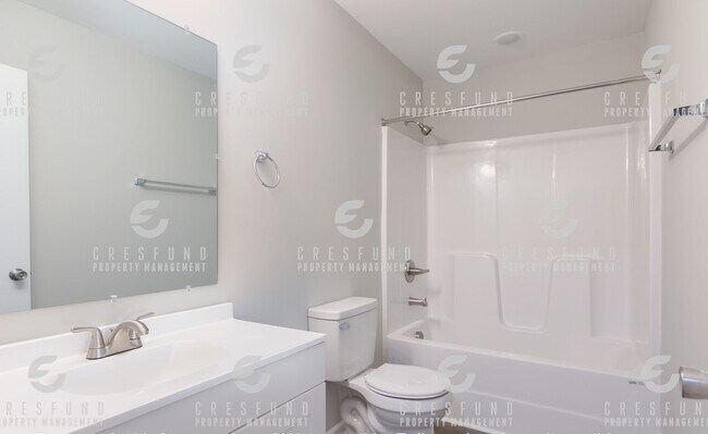 Building Photo - 2 Bedroom, 2 Bath - Like NEW and Available NOW!!!