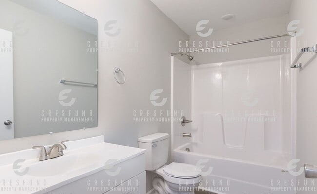 Building Photo - 2 Bedroom in Teakwood - Available NOW!