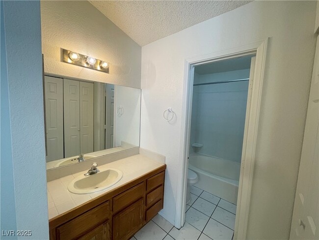 Building Photo - 3241 Symphony Dr
