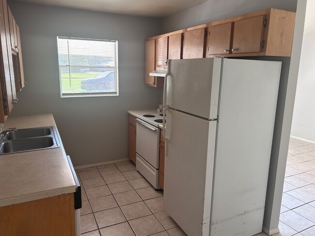 Building Photo - 50055 Kevin Dr