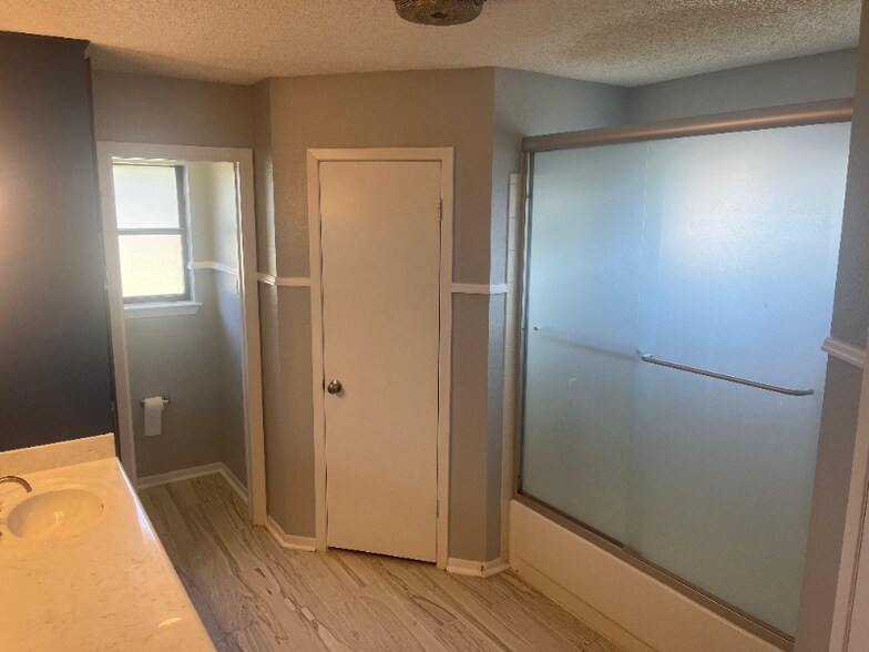 Building Photo - 3322 Tallwood Dr
