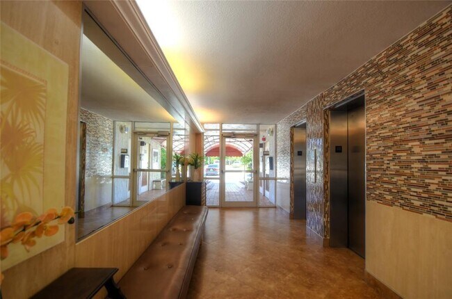 Building Photo - 1391 S Ocean Blvd