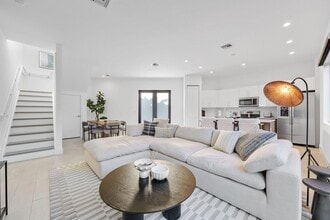 Building Photo - 2201 Florida Blvd