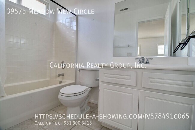 Building Photo - 39575 Meadow View Cir