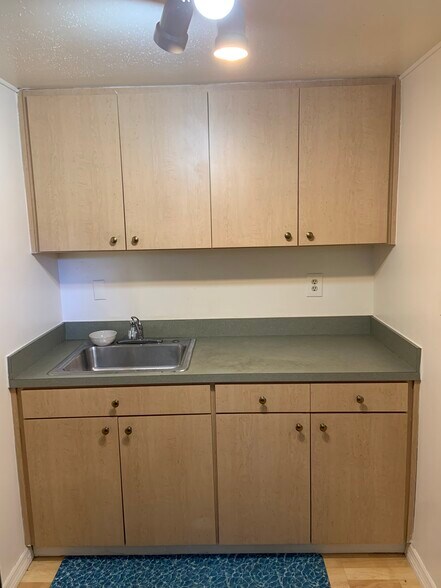 Building Photo - 8736 Overlook Dr