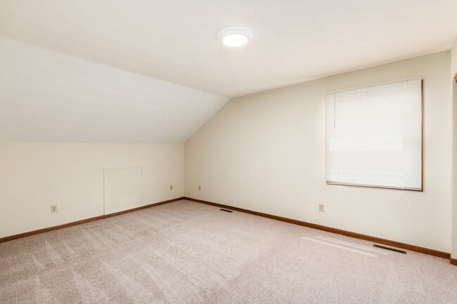 Building Photo - 8287 Talia Ct