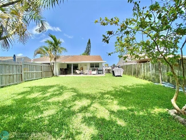 Building Photo - 416 SW 96th Ct