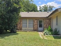 Building Photo - 806 Ranch Rd