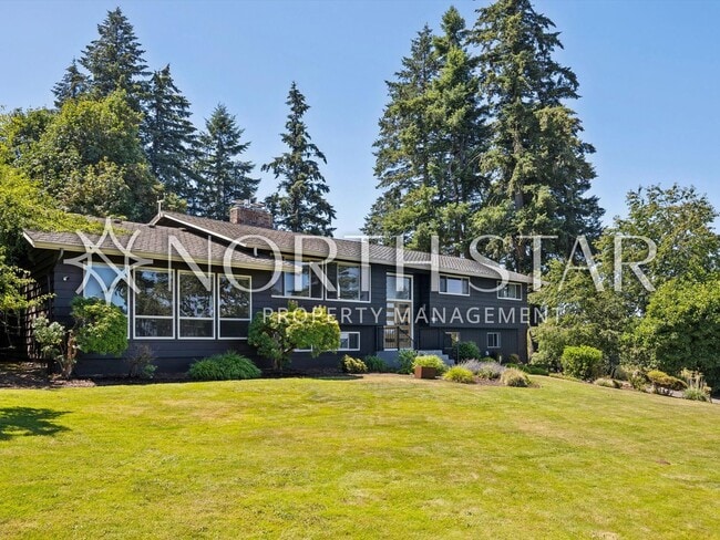 Building Photo - 860 S Skyland Dr