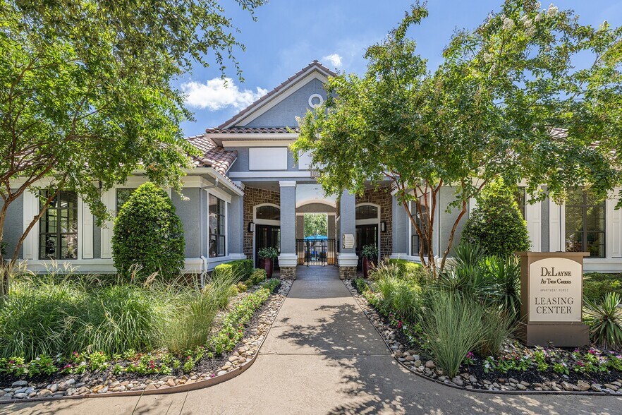 Primary Photo - DeLayne at Twin Creeks