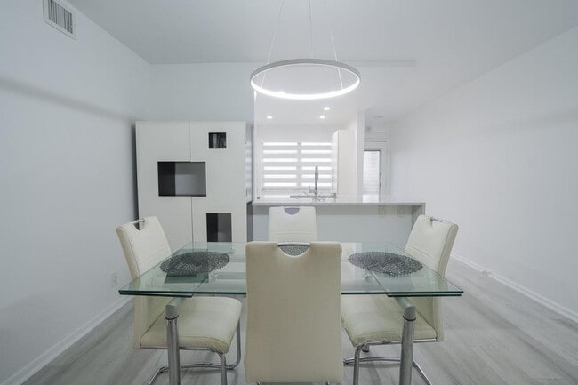 Building Photo - 3201 Portofino Point