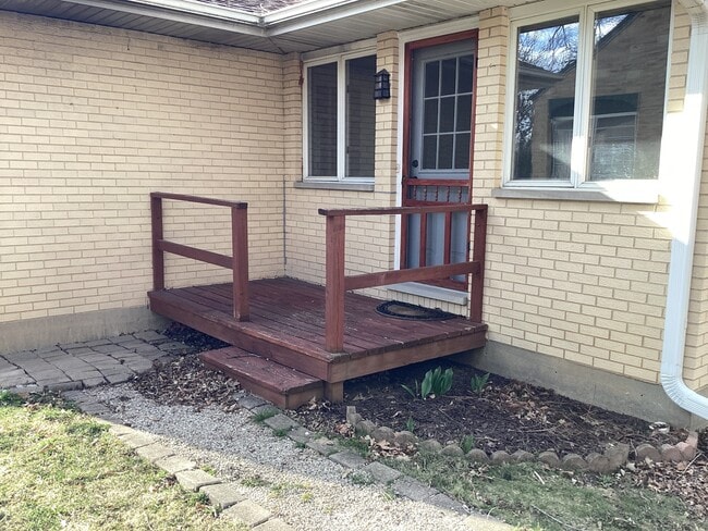 Building Photo - 155 Seymour Ave