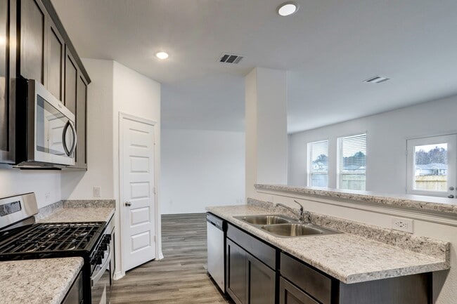 Building Photo - 16754 Rover Ln