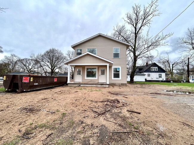 Building Photo - 310 Allen Ave