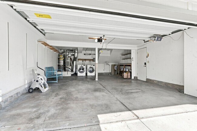 Building Photo - Northpoint Townhome