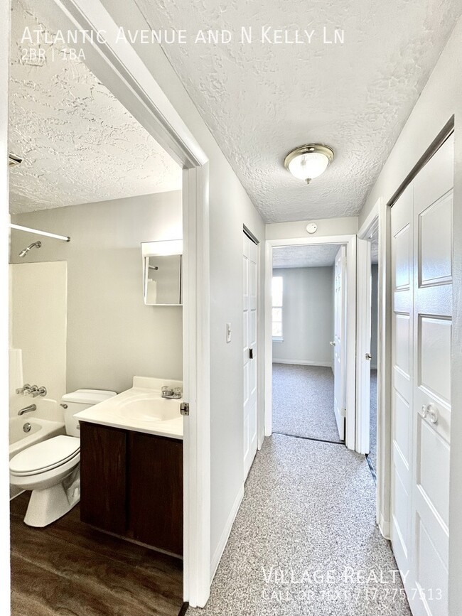 Building Photo - Newly-remodeled! Affordable 2-bed in Red L...