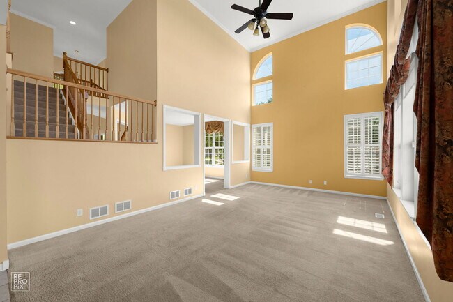 Building Photo - 920 McDole Dr