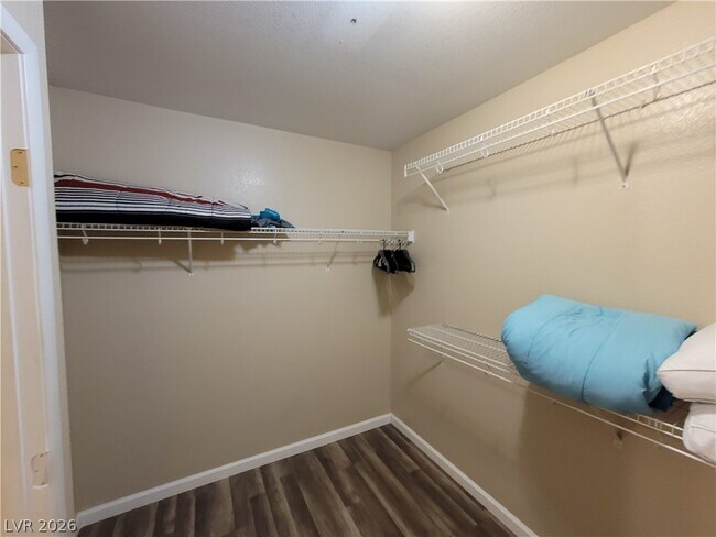 Building Photo - 6213 Capehart Falls St