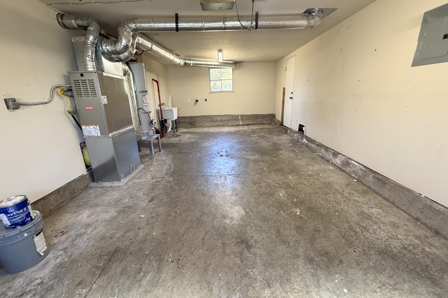 Building Photo - Spacious 3-Bedroom Home with Hardwood Floors & Large Backyard in South San Francisco