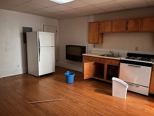 Building Photo - 20 Community Way