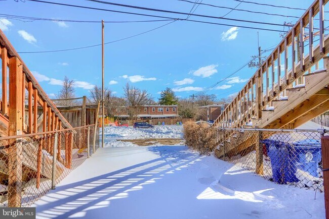 Building Photo - 3533 Keswick Rd